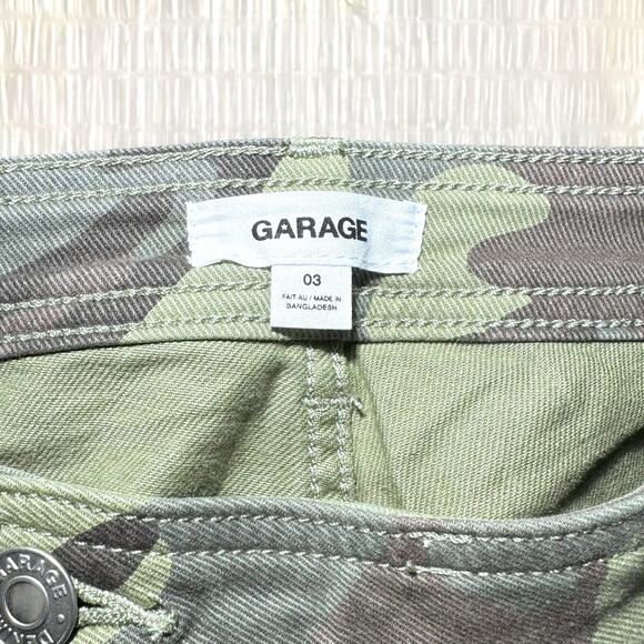 Vintage Garage Women’s Green Camo Low Rise Flare Pants - Size 3 - Picture 3 of 5